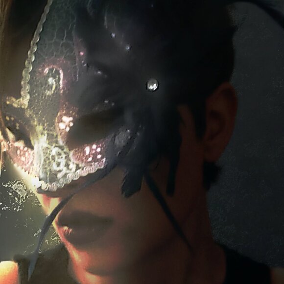 Blue & Silver Feather Masquerade Mask | Venetian Ice Queen Halloween Costume - Picture 1 of 3